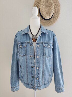 U.S. Polo Assn Light Wash Denim Jacket Classic Fit Size M NWOT